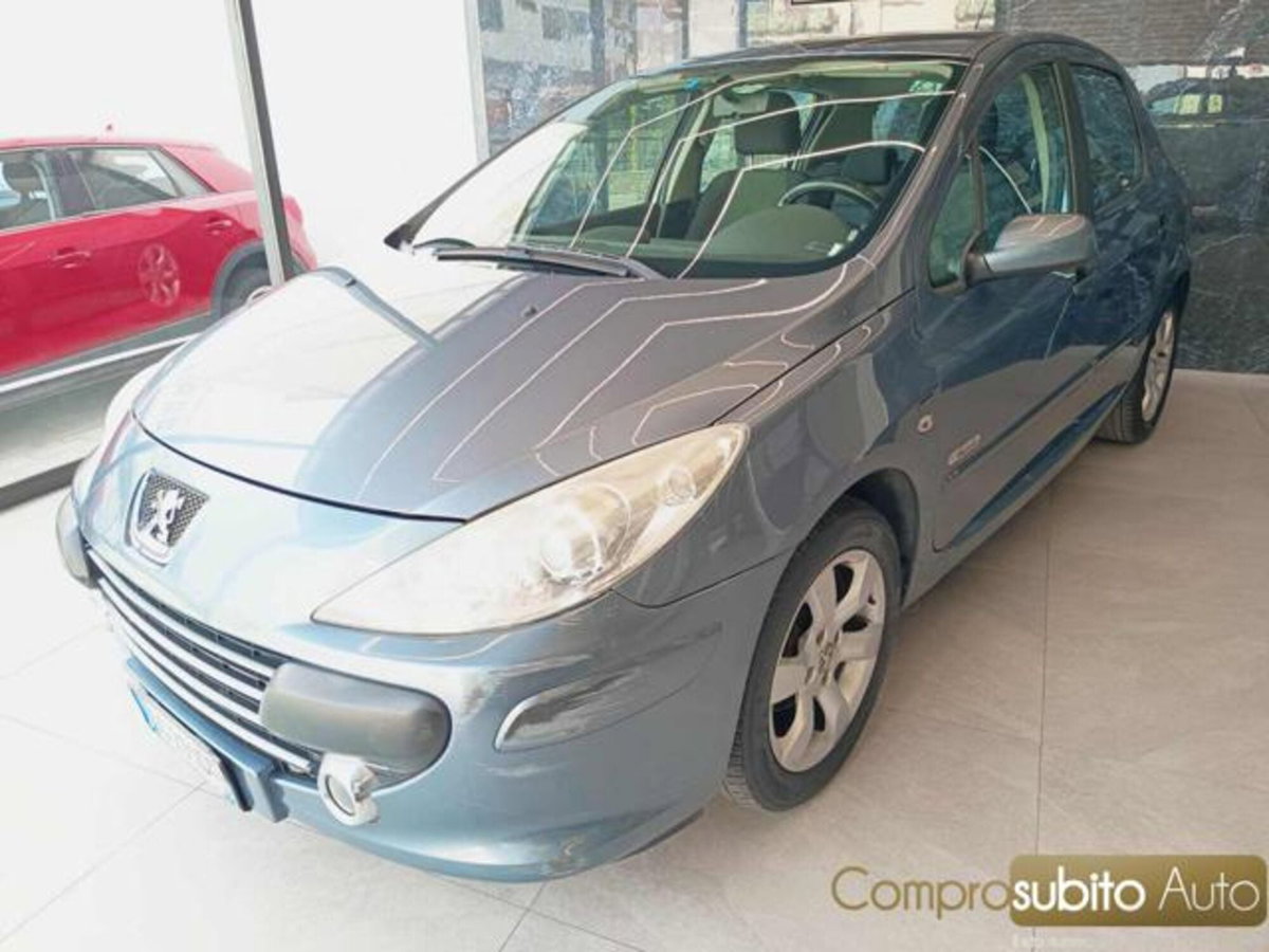 Peugeot 307 16V HDi 90CV 5p. D-Sign (2)
