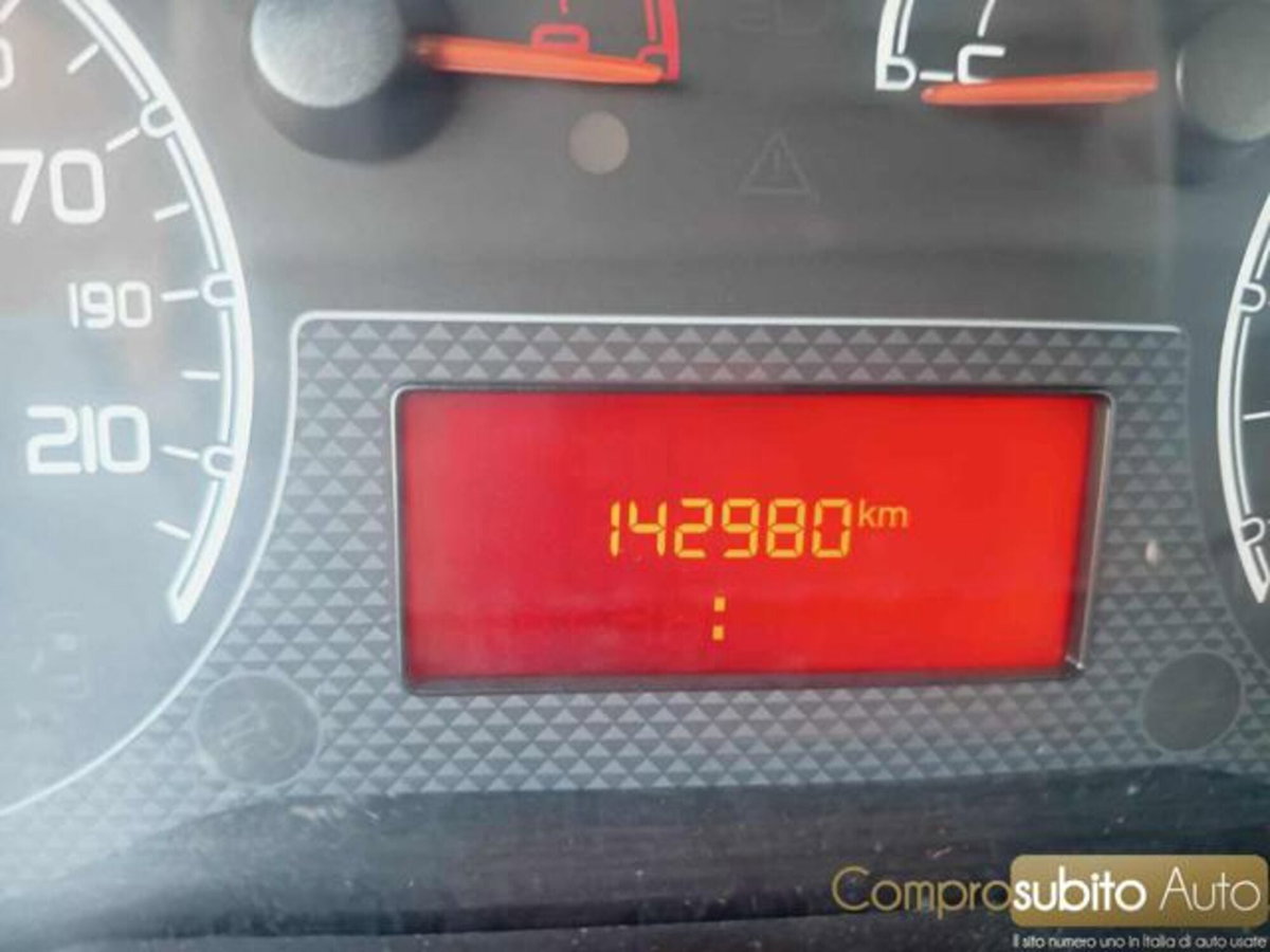 Fiat Fiorino 1.3 MJT 75CV Combi Semi Adventure (13)