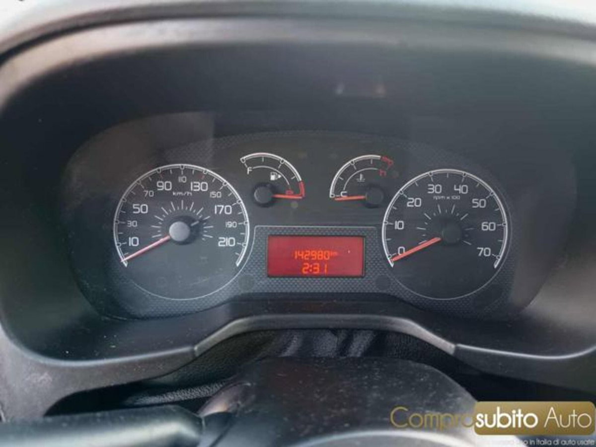 Fiat Fiorino 1.3 MJT 75CV Combi Semi Adventure (14)