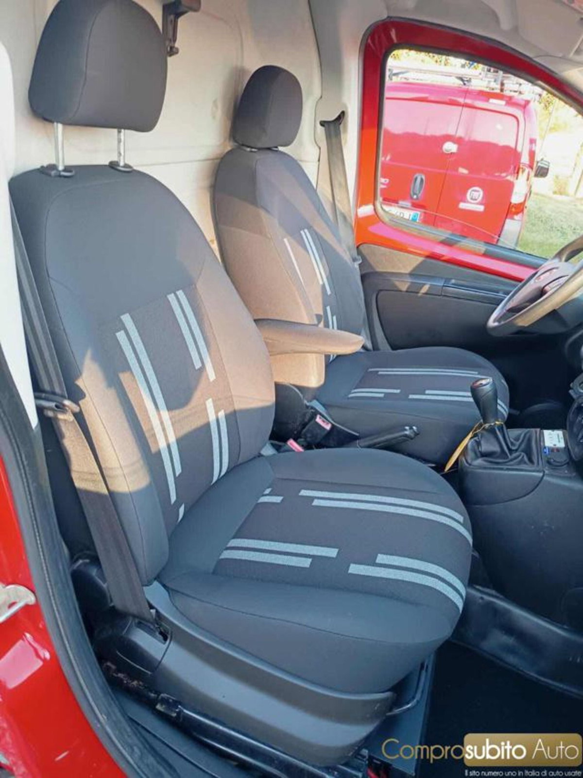 Fiat Fiorino 1.3 MJT 75CV Combi Semi Adventure (18)