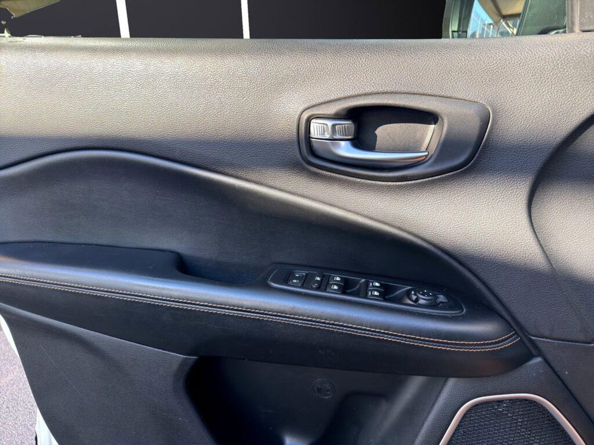 Jeep Compass 1.6 Multijet II 2WD Limited (12)