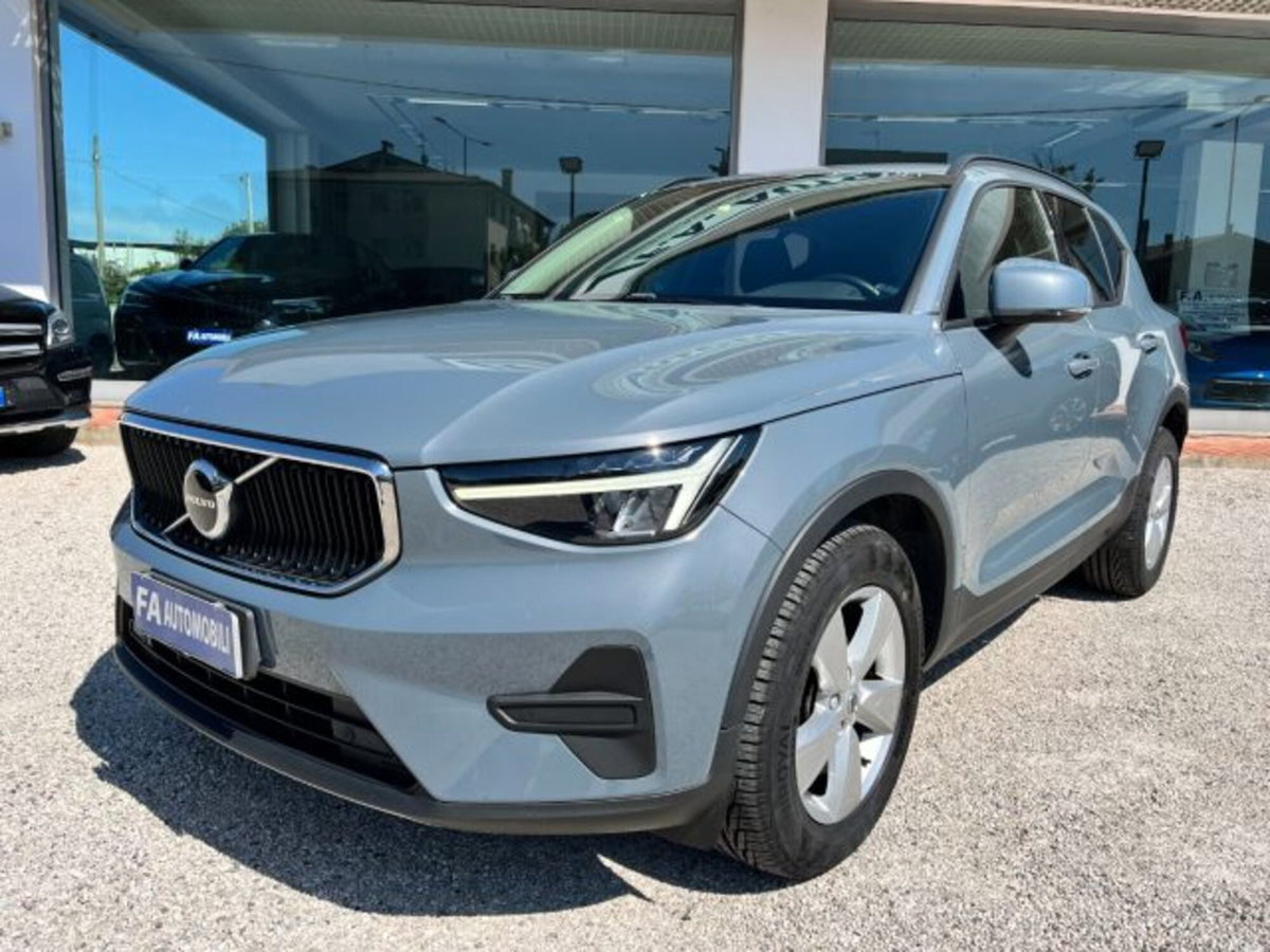 Volvo XC40 T2 automatico Essential (2)