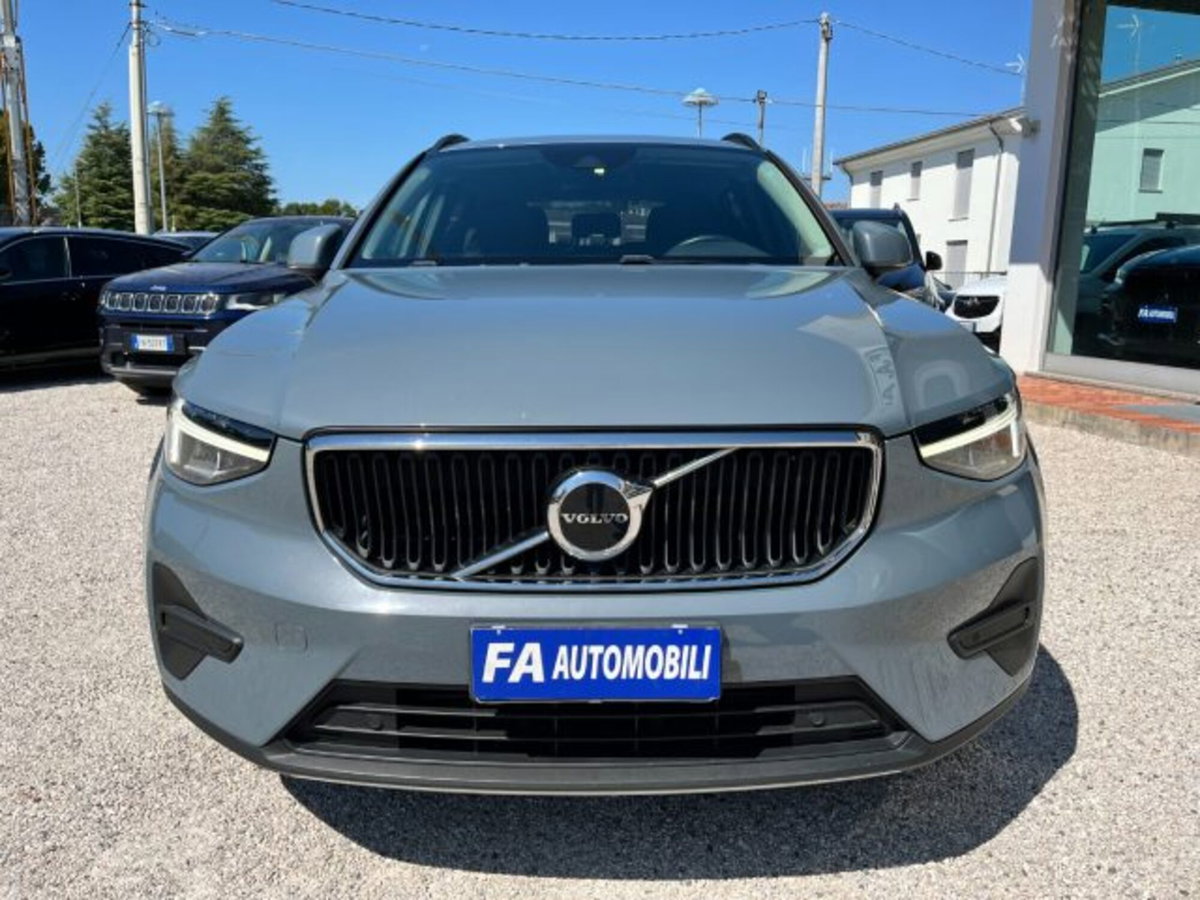 Volvo XC40 T2 automatico Essential (3)