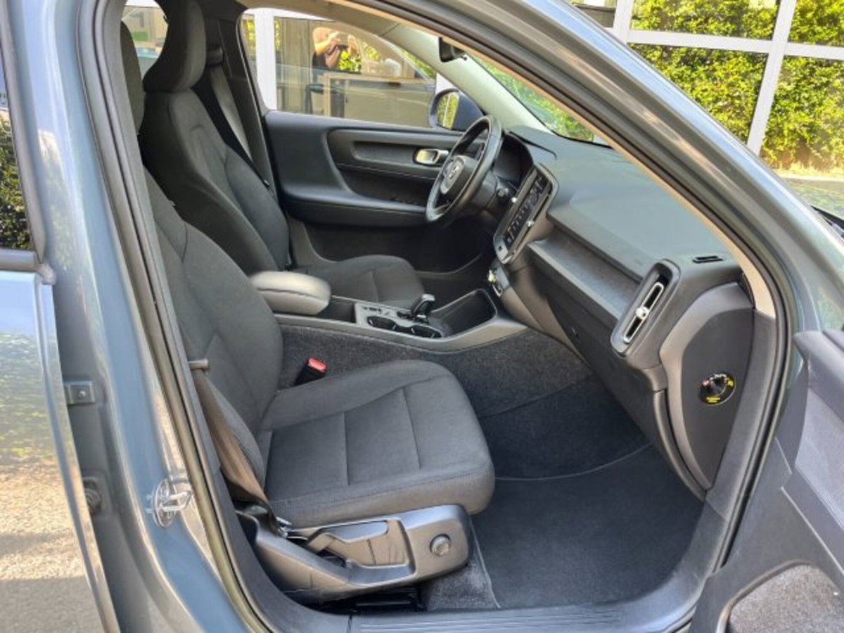 Volvo XC40 T2 automatico Essential (8)