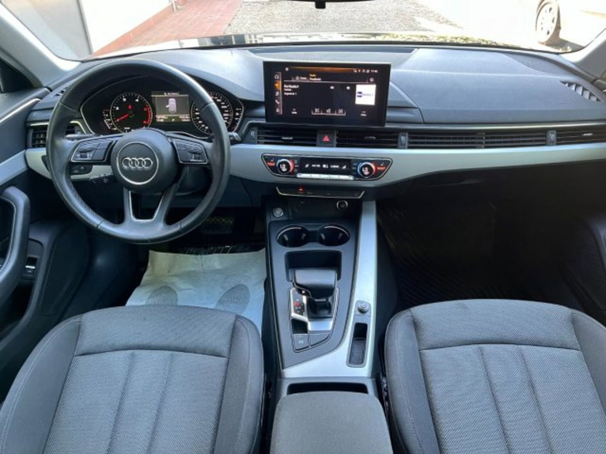 Audi A4 Avant 35 TDI/163 CV S tronic Business Advanced (6)