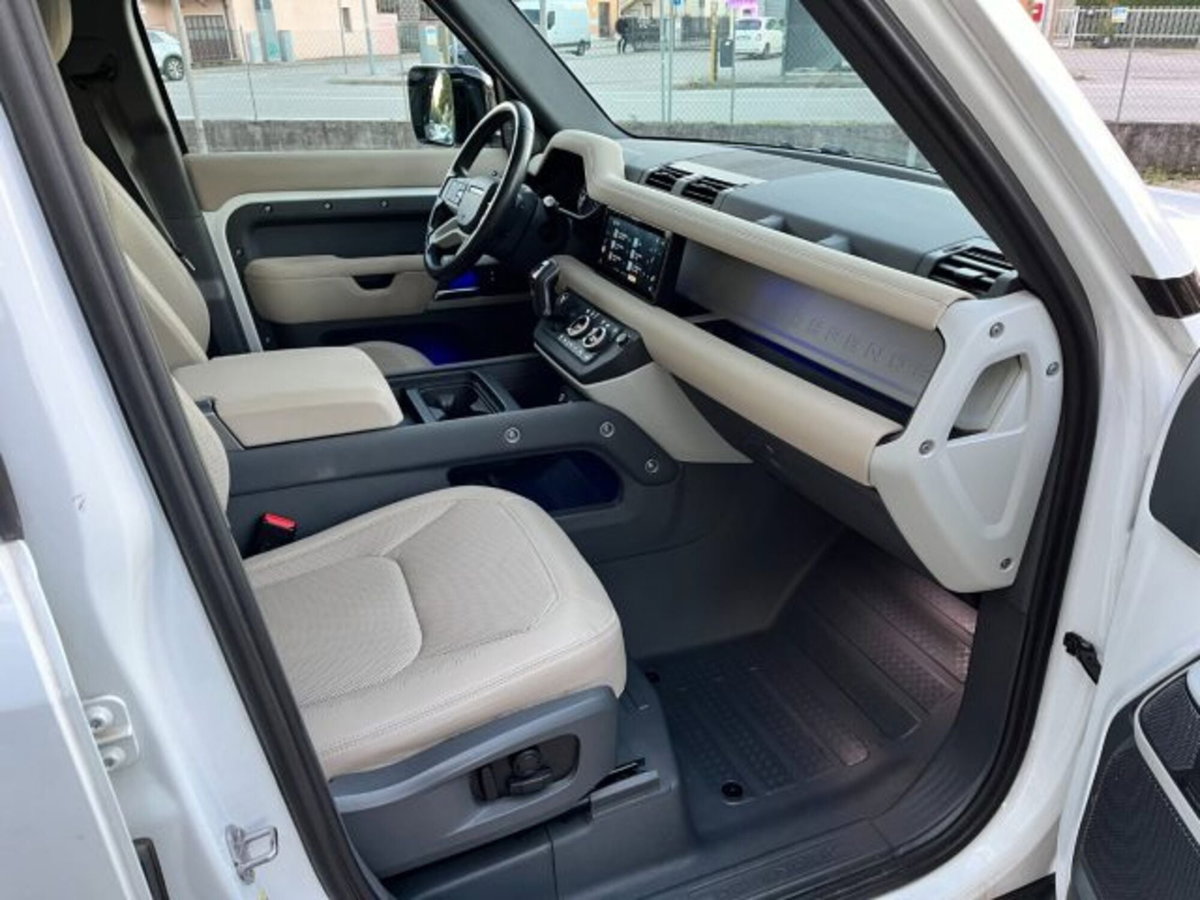 Land Rover Defender 110 3.0d i6 mhev X-Dynamic SE awd 200cv auto (8)