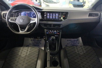 Volkswagen Taigo 1.0 tsi R-Line 115cv (11)