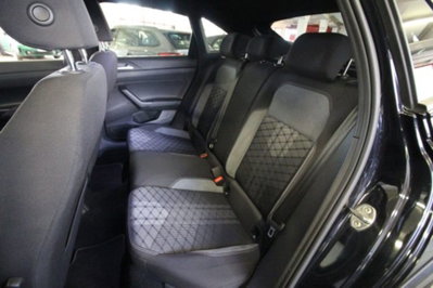 Volkswagen Taigo 1.0 tsi R-Line 115cv (12)