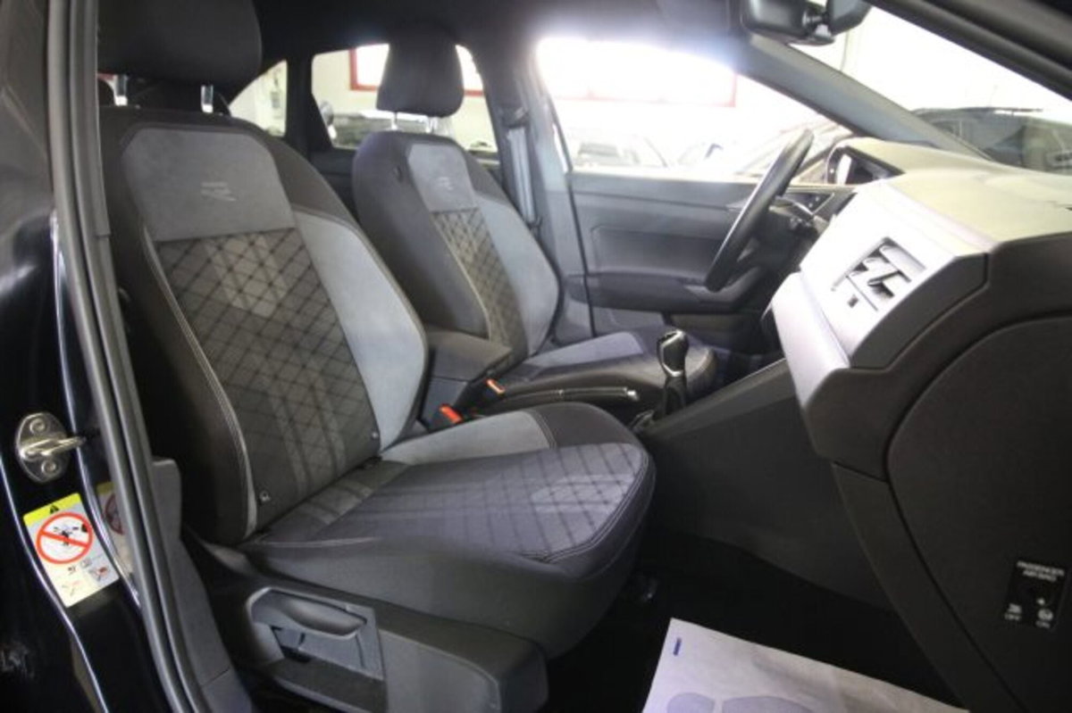 Volkswagen Taigo 1.0 tsi R-Line 115cv (20)