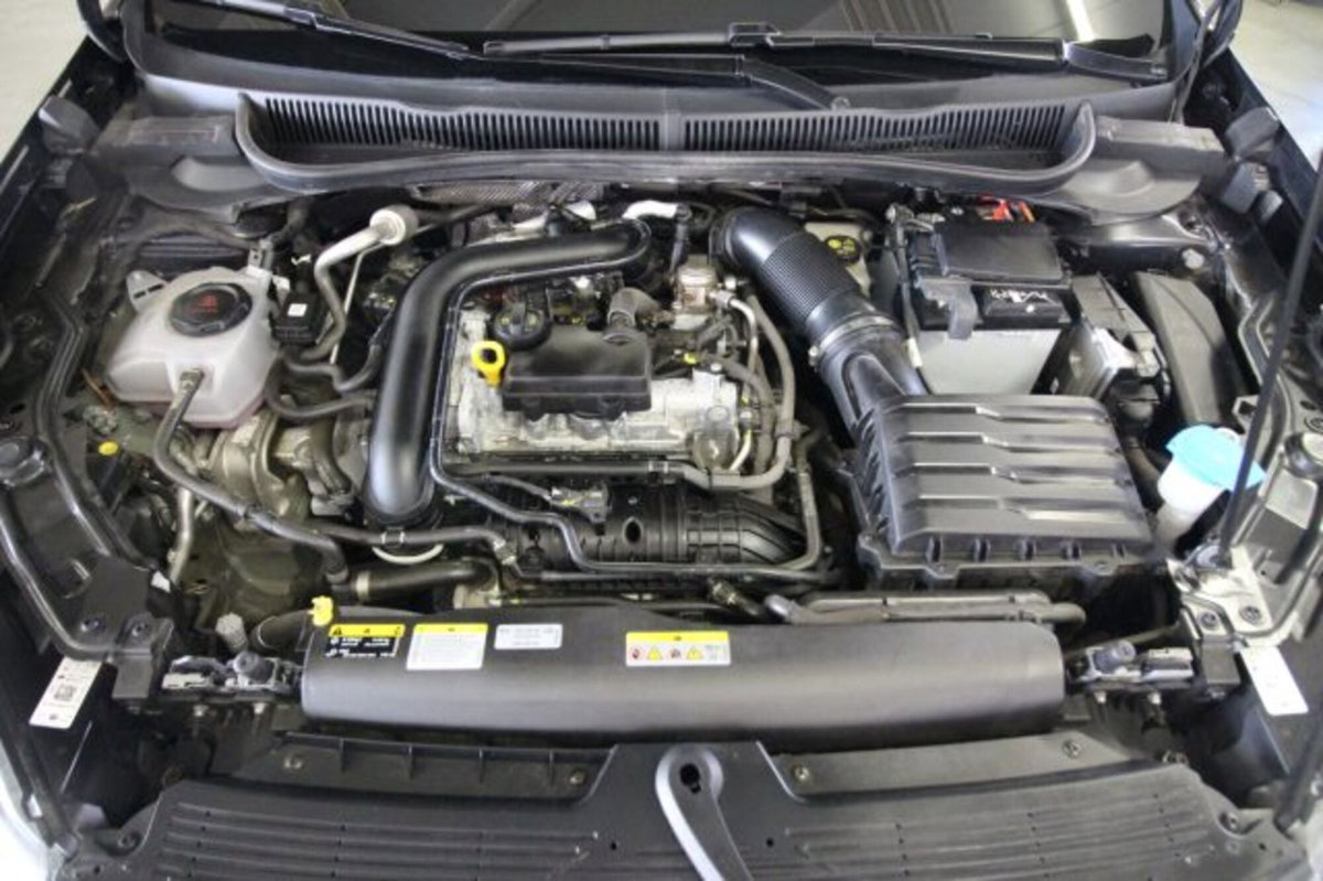Volkswagen Taigo 1.0 tsi R-Line 115cv (9)