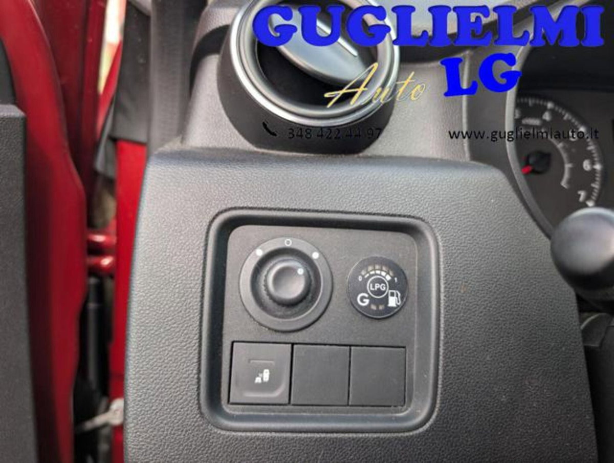Dacia Duster 1.0 TCe 100 CV ECO-G 4x2 Prestige (16)