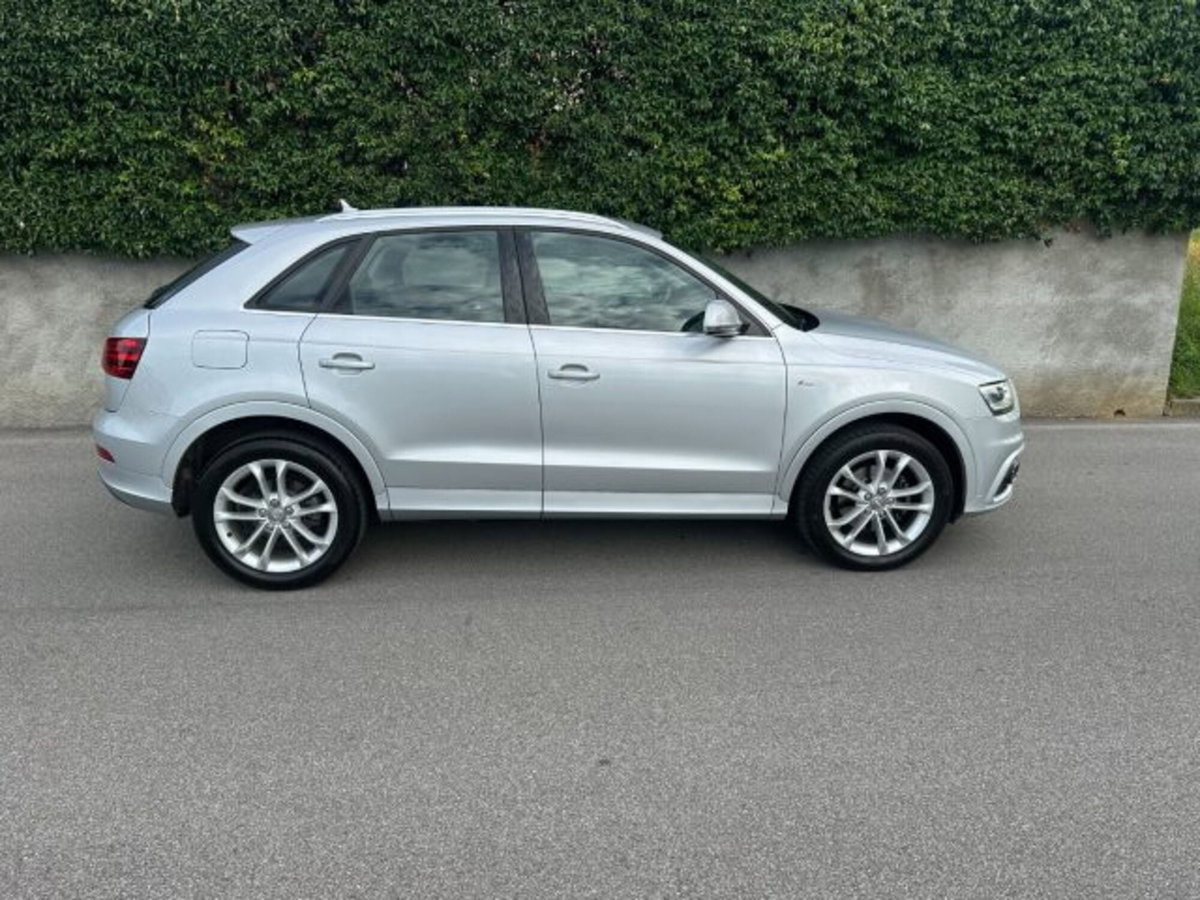 Audi Q3 2.0 TDI quattro S tronic Business Plus (11)