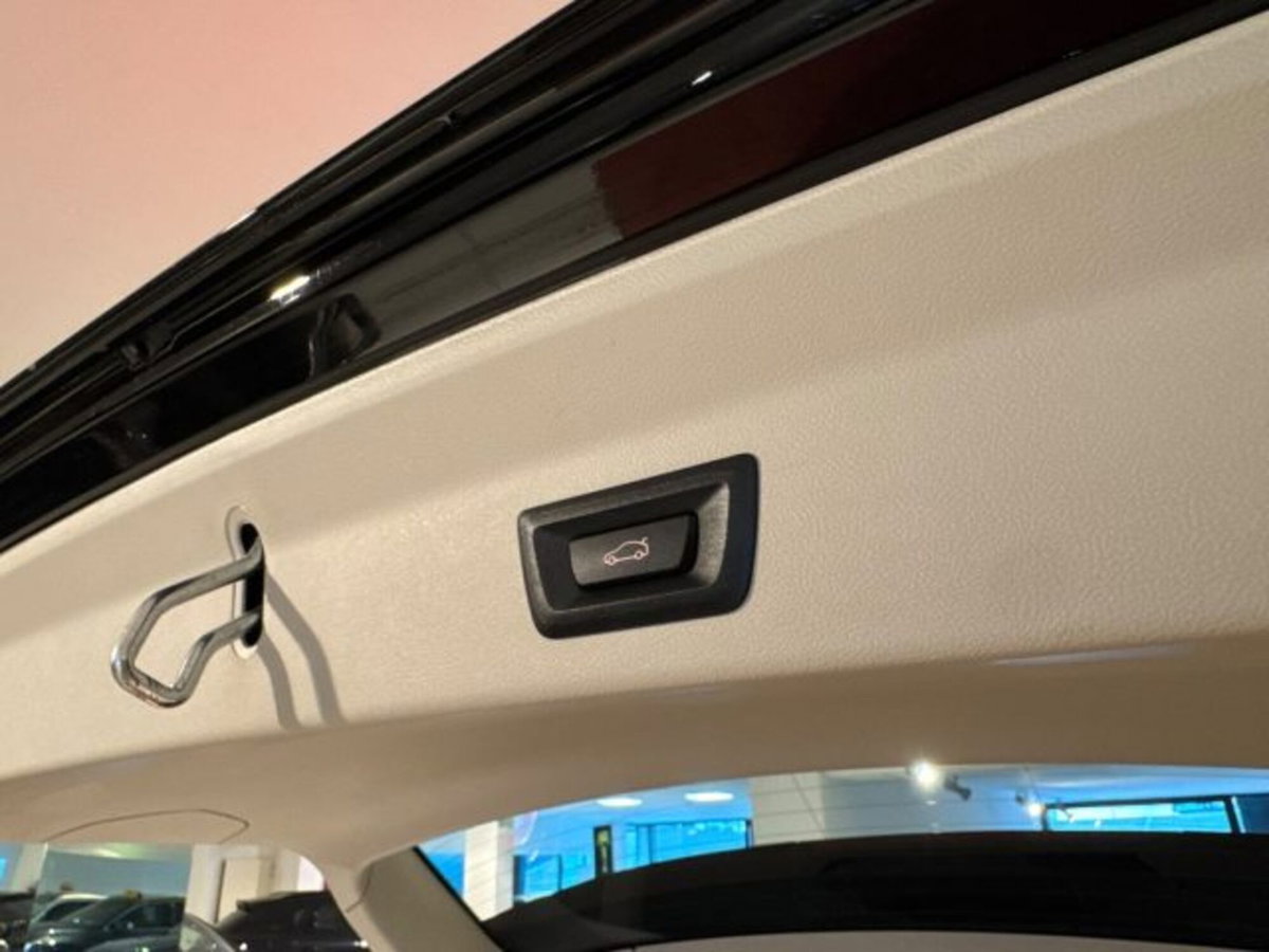BMW X3 xdrive20d mhev 48V auto (15)