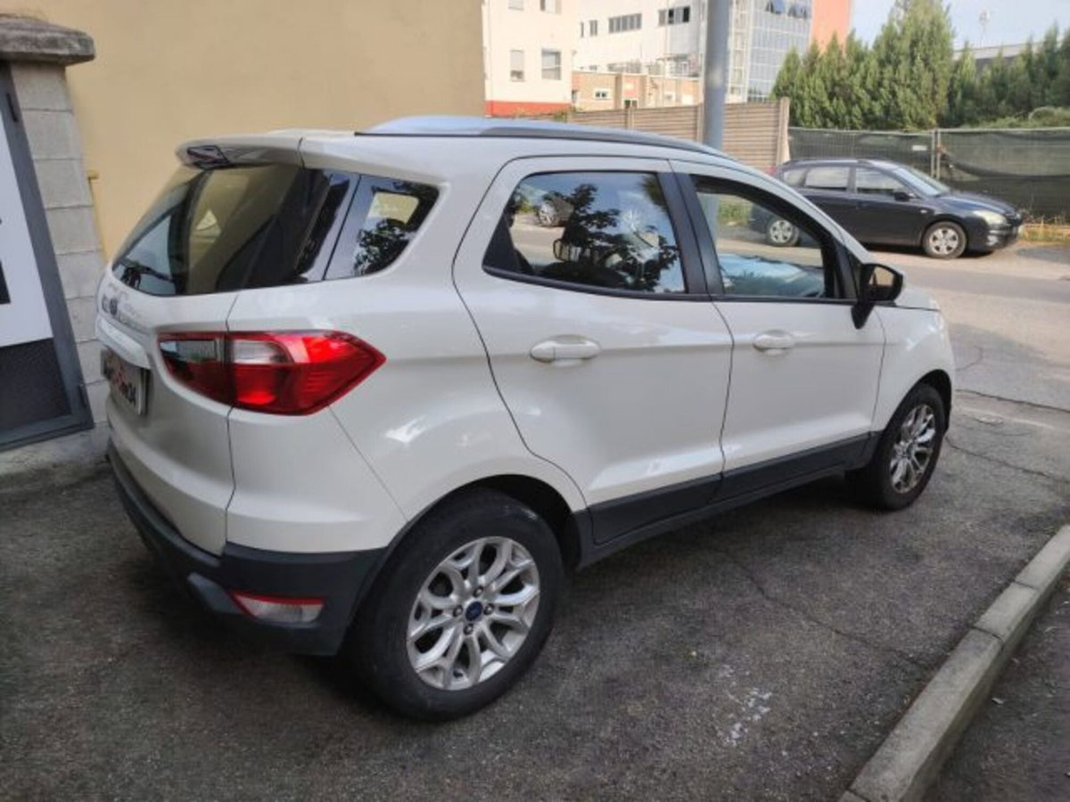 Ford EcoSport 1.5 TDCi 95 CV Titanium S (6)