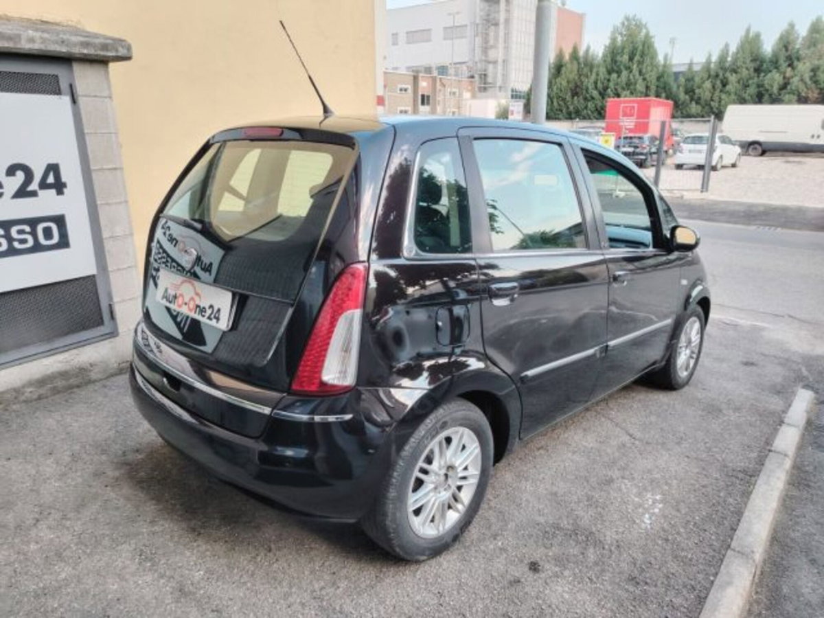 Lancia Musa 1.3 Mjt 95 CV DFN Diva (7)