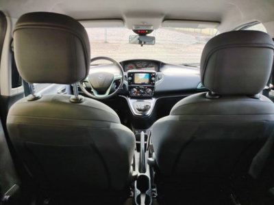 Lancia Ypsilon 1.0 FireFly 5 porte S&S Hybrid Gold Plus (16)