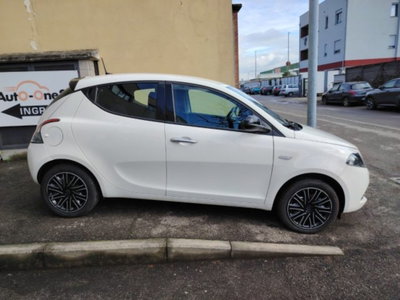 Lancia Ypsilon 1.0 FireFly 5 porte S&S Hybrid Gold Plus (4)