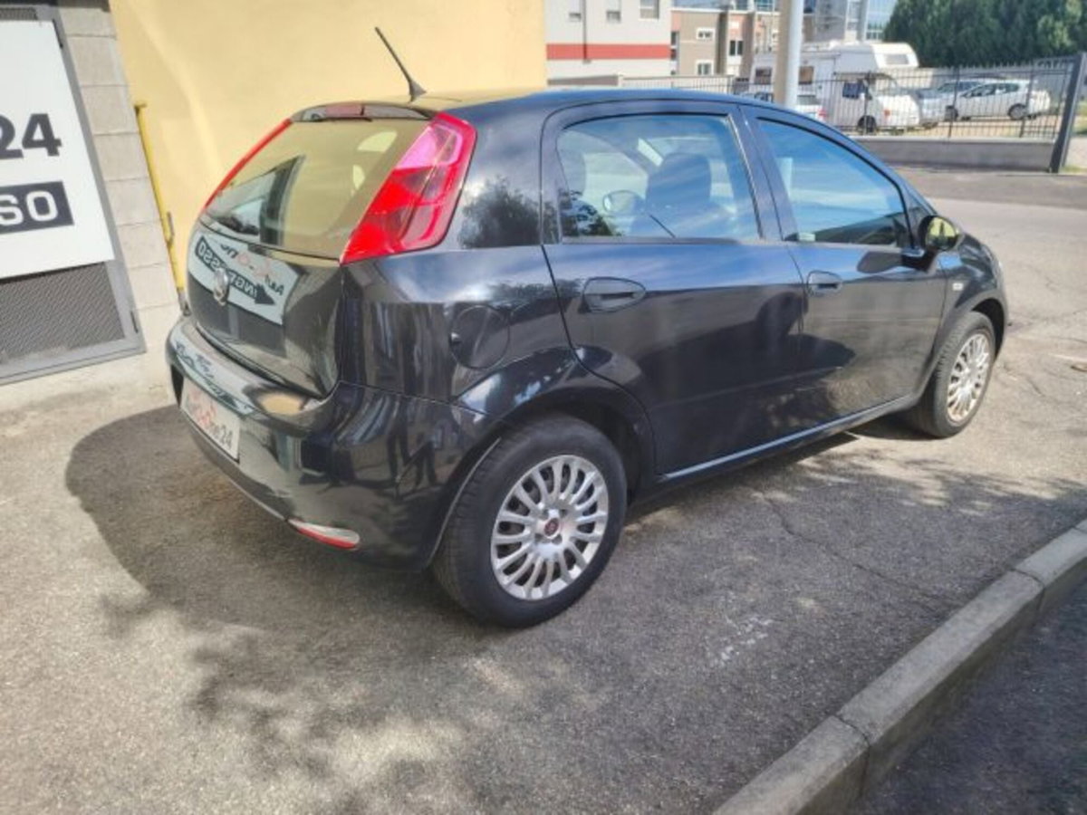 Fiat Punto 1.2 8V 5 porte Street (5)
