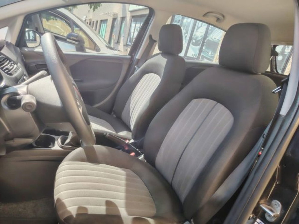 Fiat Punto 1.2 8V 5 porte Street (9)
