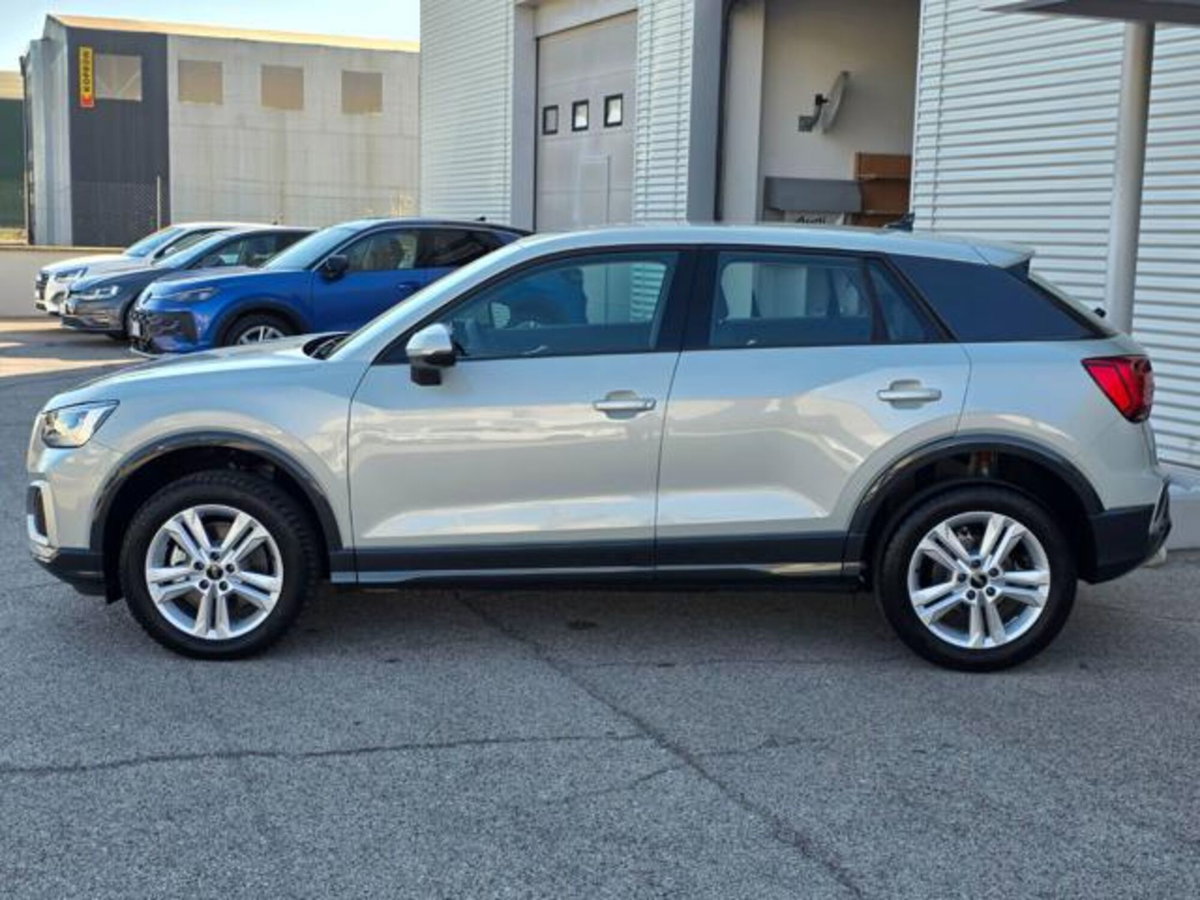 Audi Q2 35 2.0 tdi Business Advanced s-tronic (2)
