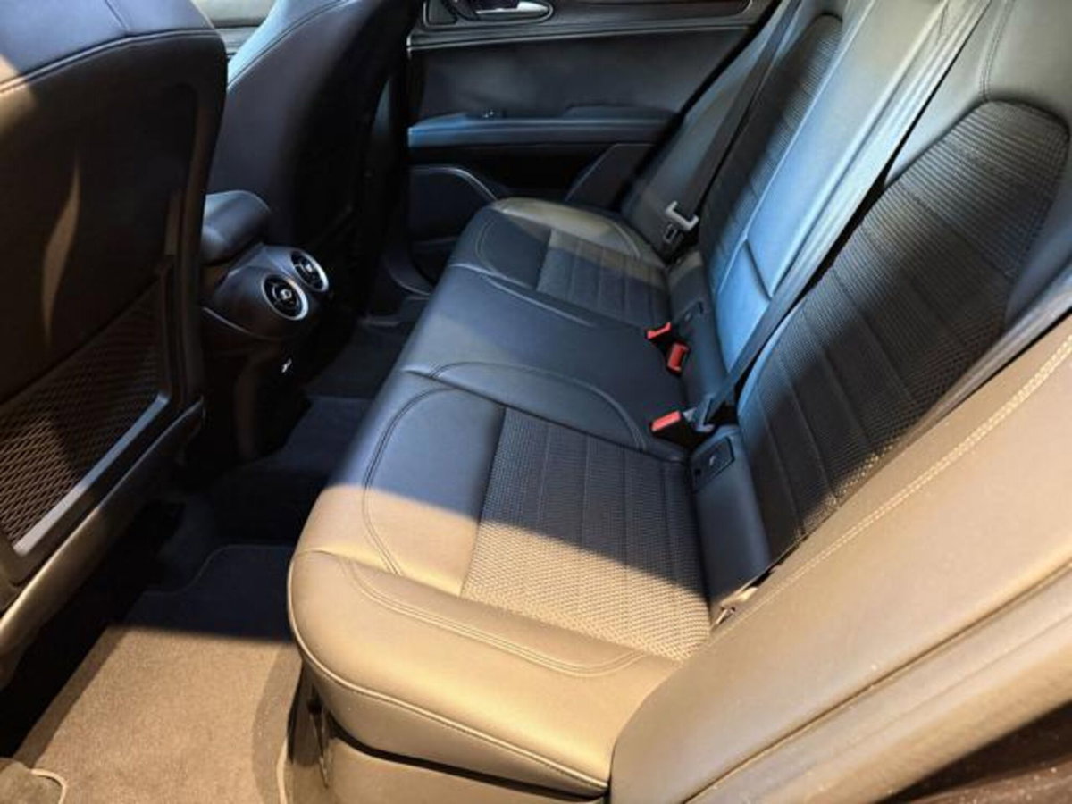 Alfa Romeo Stelvio Stelvio 2.2 Turbodiesel 180 CV AT8 RWD Executive (13)