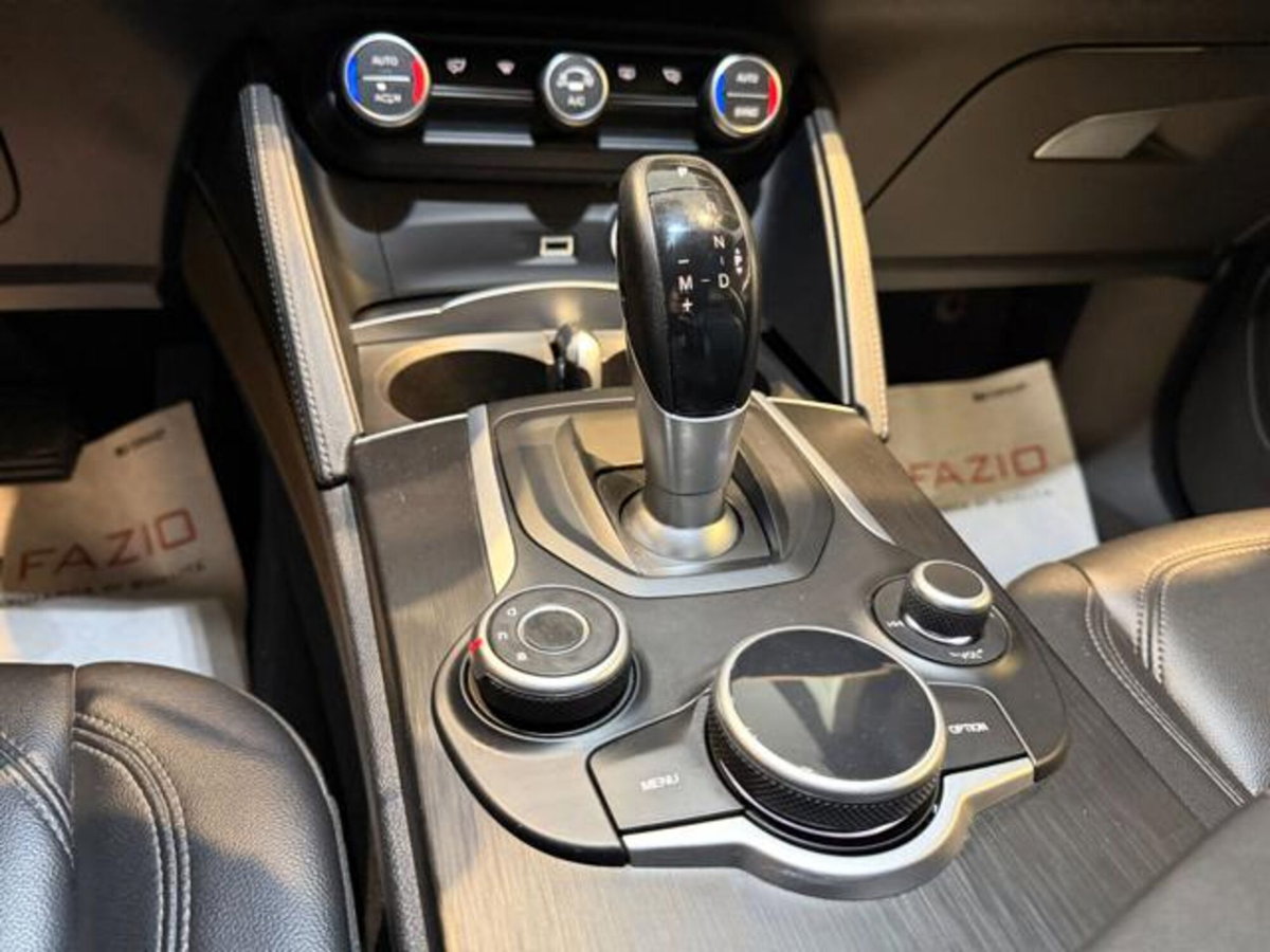 Alfa Romeo Stelvio Stelvio 2.2 Turbodiesel 180 CV AT8 RWD Executive (6)