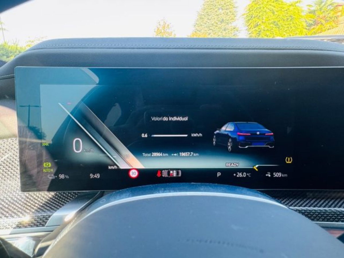 BMW i7 xdrive60 MSport (11)