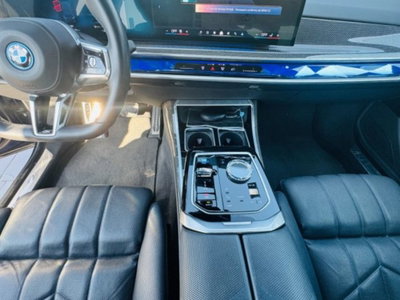 BMW i7 xdrive60 MSport (14)