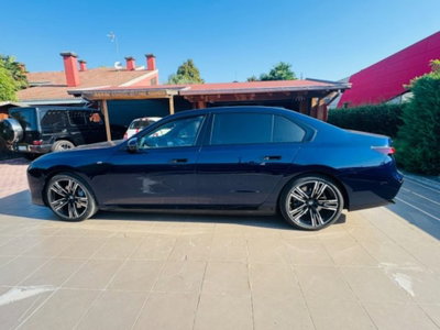 BMW i7 xdrive60 MSport (4)