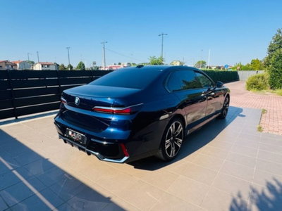 BMW i7 xdrive60 MSport (6)