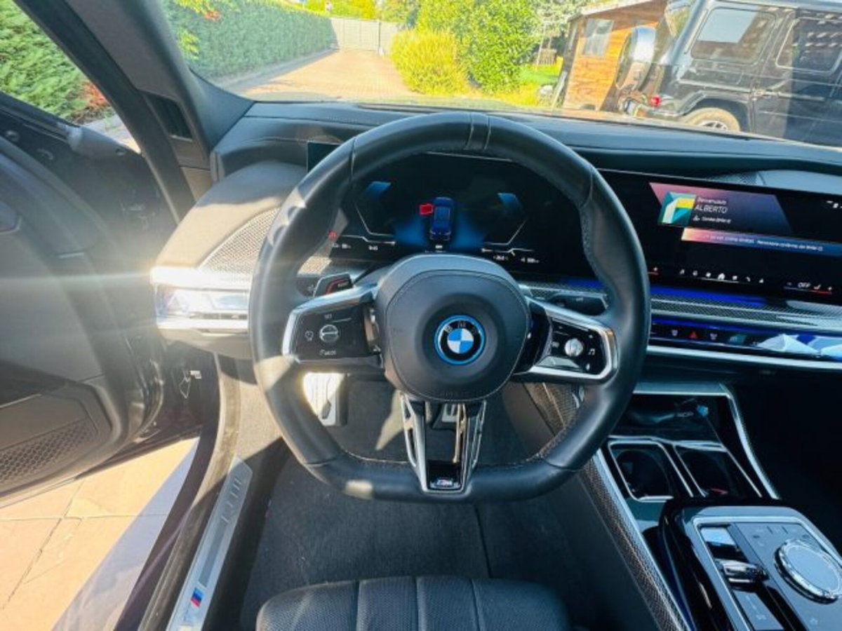 BMW i7 xdrive60 MSport (9)