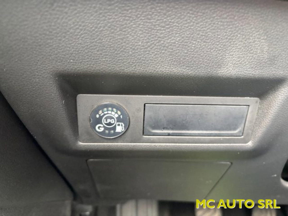 Renault Captur TCe 100 CV GPL Techno (13)