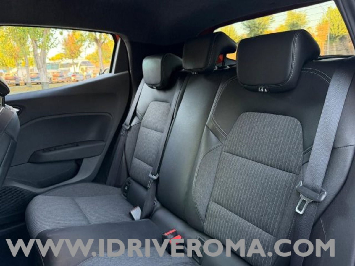 Renault Clio 1.0 tce Techno Gpl 100cv (10)