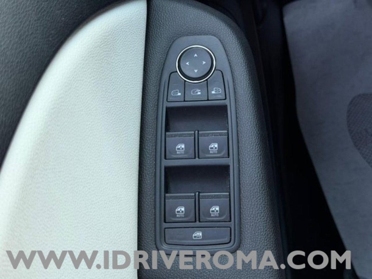 Renault Clio 1.0 tce Techno Gpl 100cv (16)