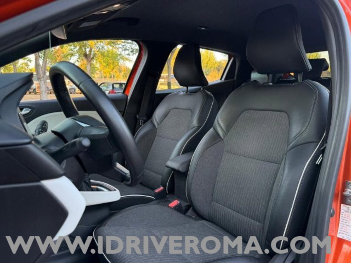 Renault Clio 1.0 tce Techno Gpl 100cv (8)