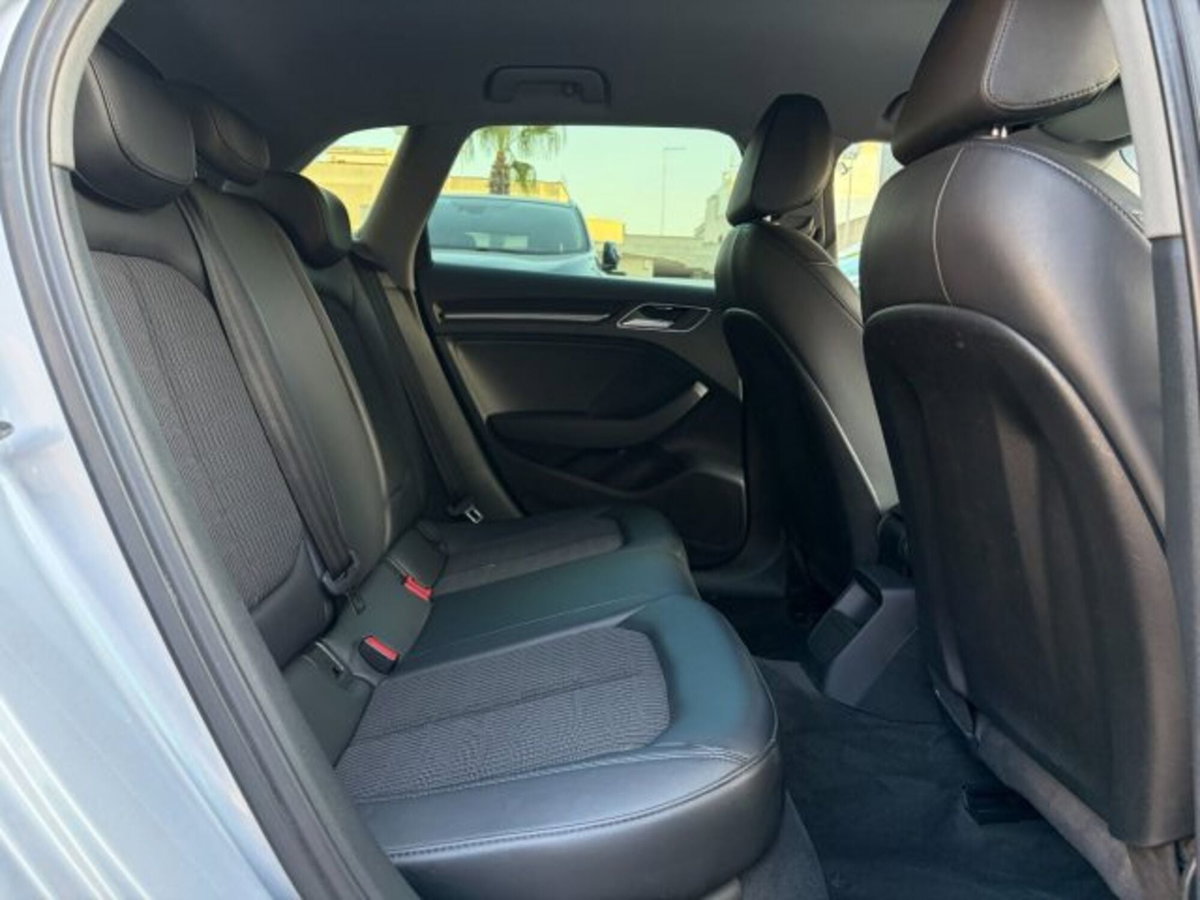 Audi A3 Sportback 1.6 TDI 116 CV Design (11)