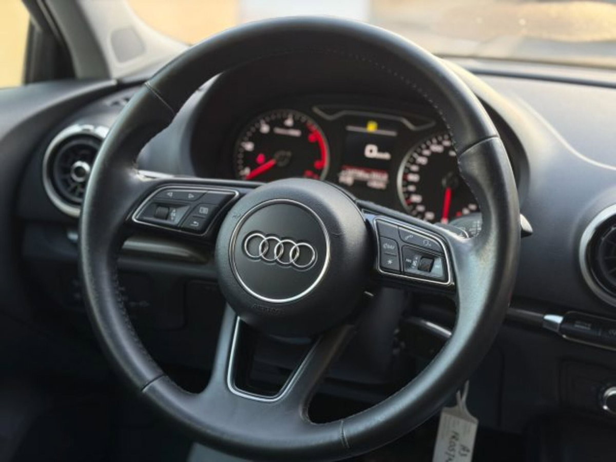 Audi A3 Sportback 1.6 TDI 116 CV Design (17)