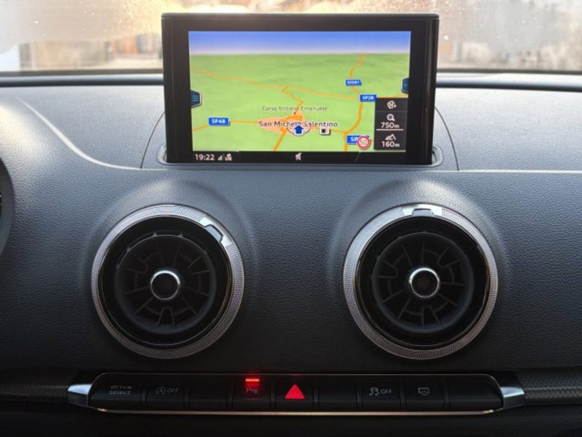 Audi A3 Sportback 1.6 TDI 116 CV Design (18)