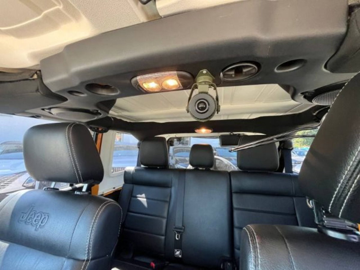Jeep Wrangler Unlimited 3.6 V6 Sahara Auto (9)