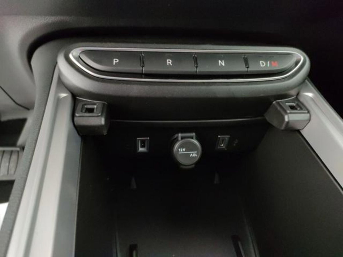 Jeep Avenger 1.2 turbo e-hybrid mhev Summit fwd 110cv edct6 (15)