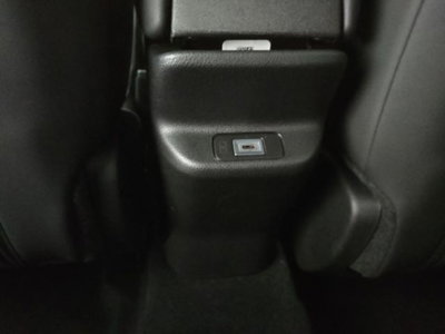 Jeep Avenger 1.2 turbo e-hybrid mhev Summit fwd 110cv edct6 (19)