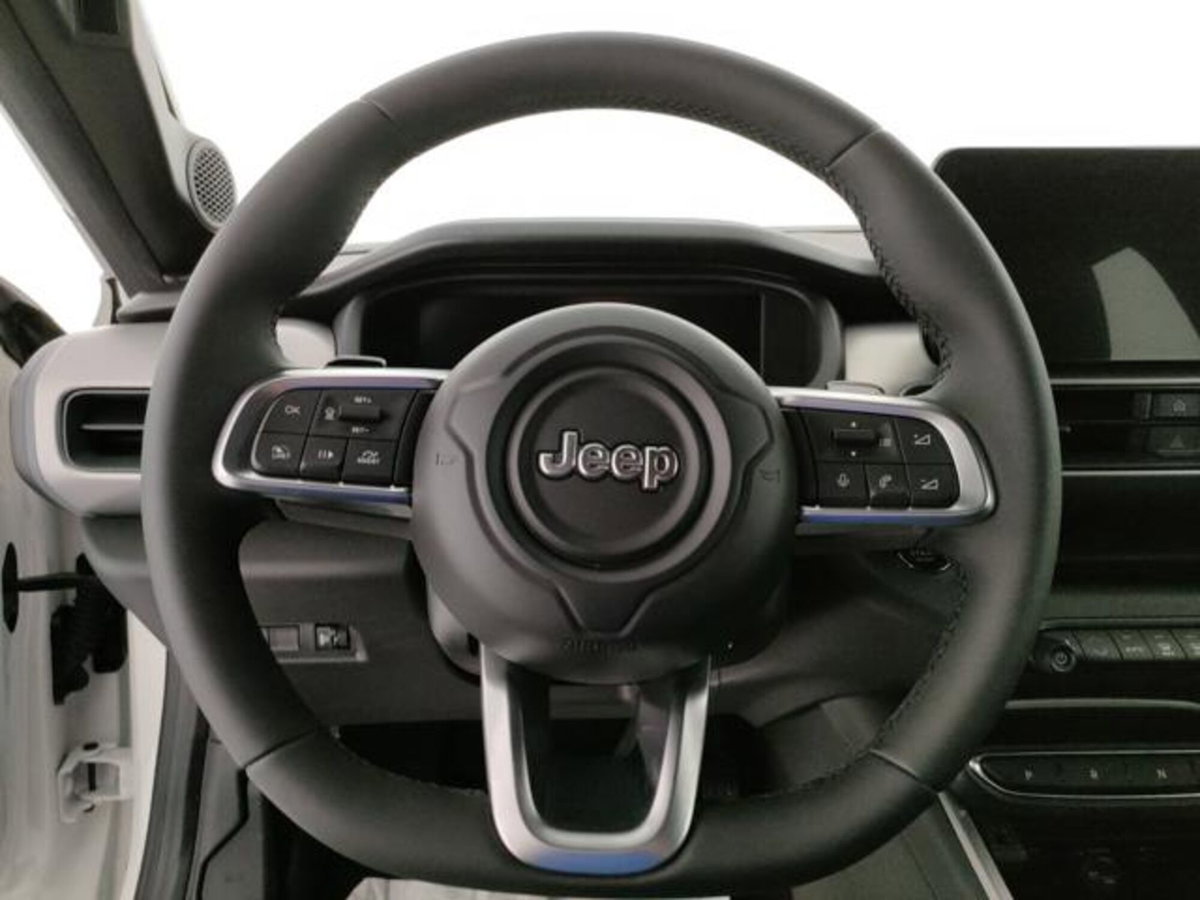 Jeep Avenger 1.2 turbo e-hybrid mhev Summit fwd 110cv edct6 (8)