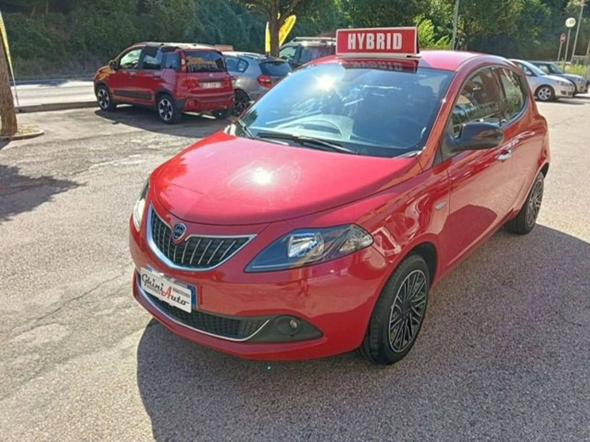 Lancia Ypsilon 1.0 FireFly 5 porte S&S Hybrid Ecochic Gold