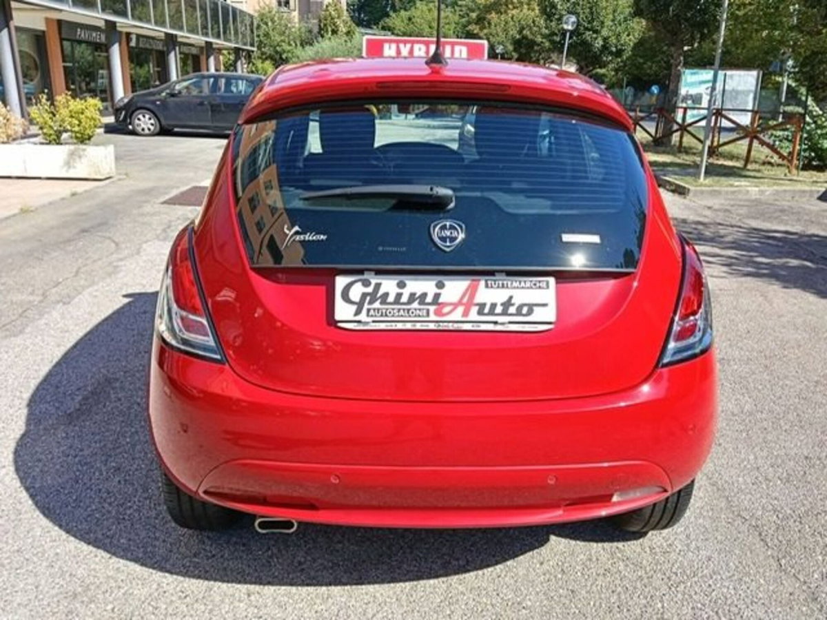 Lancia Ypsilon 1.0 FireFly 5 porte S&S Hybrid Ecochic Gold (4)