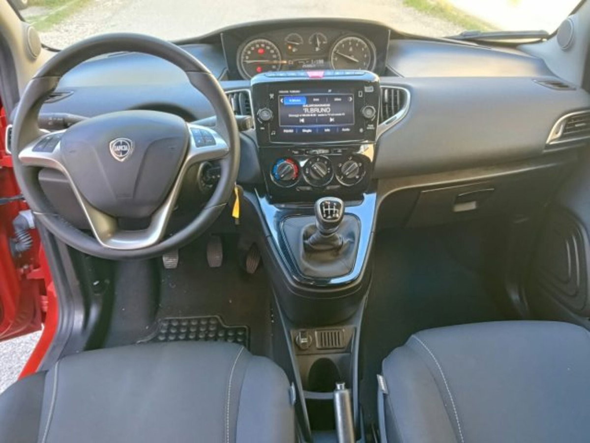 Lancia Ypsilon 1.0 FireFly 5 porte S&S Hybrid Ecochic Gold (5)