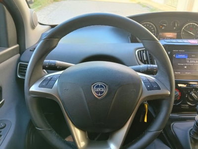 Lancia Ypsilon 1.0 FireFly 5 porte S&S Hybrid Ecochic Gold (6)