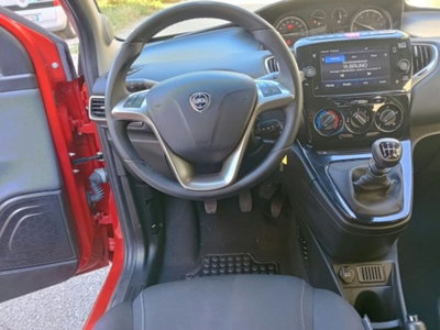 Lancia Ypsilon 1.0 FireFly 5 porte S&S Hybrid Ecochic Gold (8)