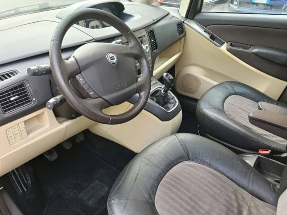 Lancia Musa 1.4 16V Platino (11)