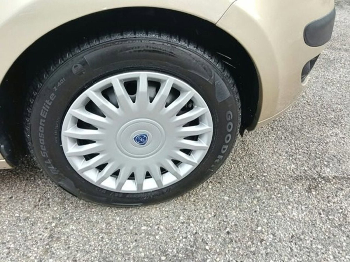 Lancia Musa 1.4 16V Platino (16)