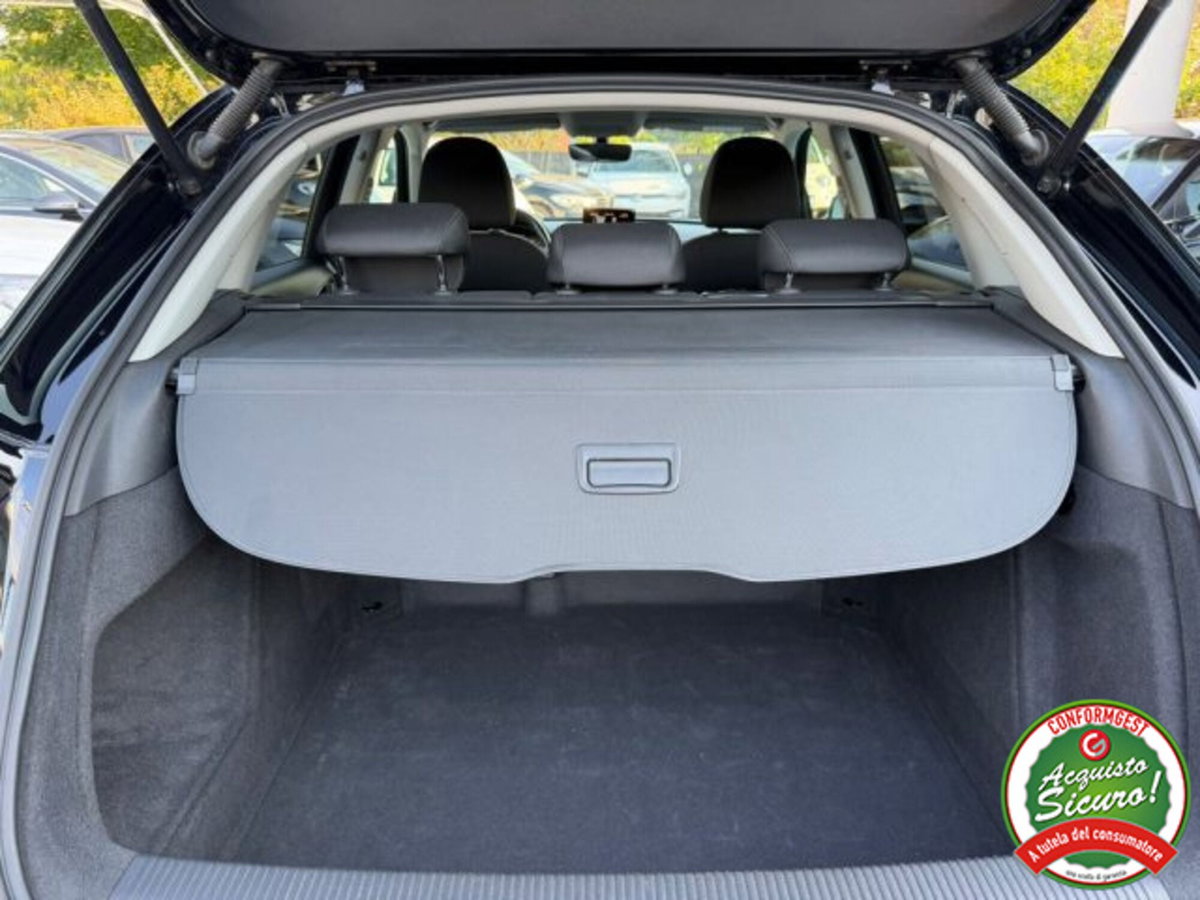 Audi Q3 2.0 TDI 120 CV Business (8)
